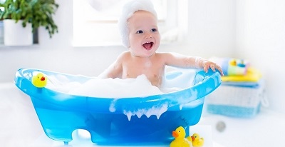 حمام کردن نوزاد-مهناز شکروی